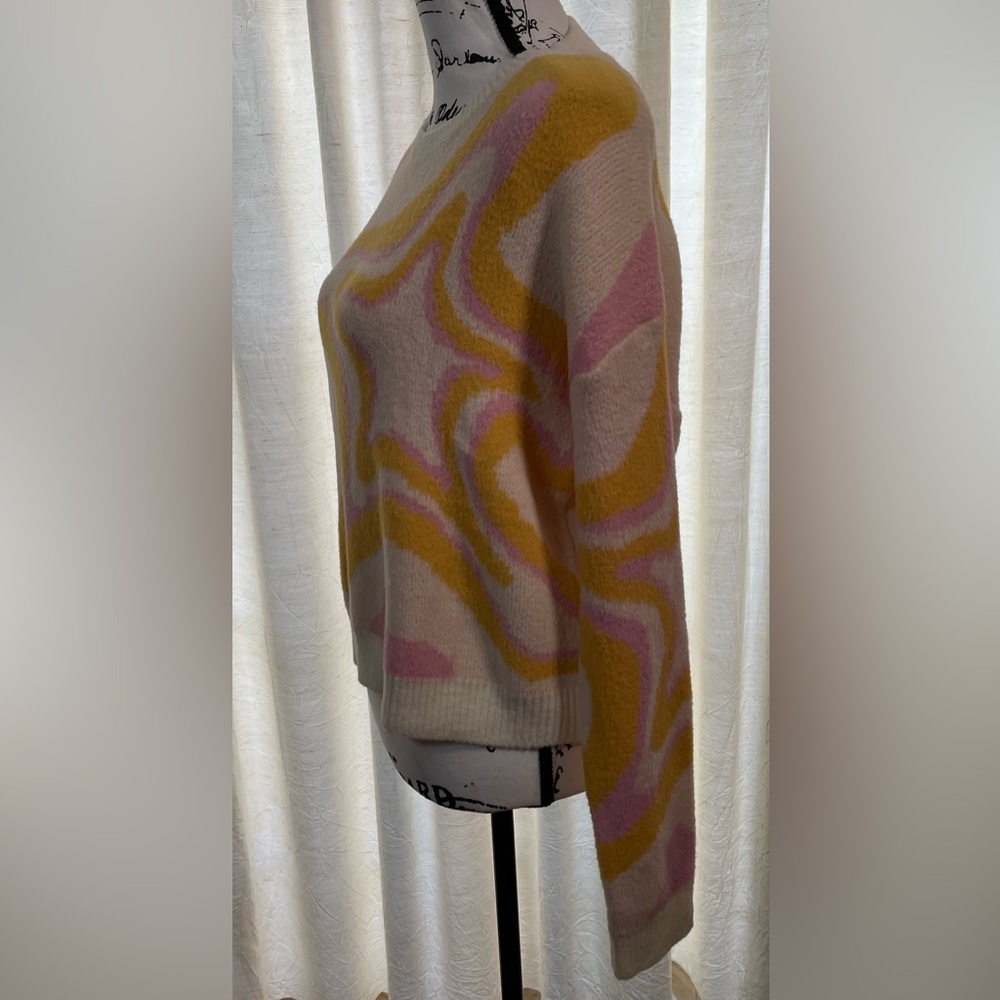“ALTAR’D STATE” WOMEN’S CHENILLE SWEATER  SIZE M   EUC - Picture 7 of 8